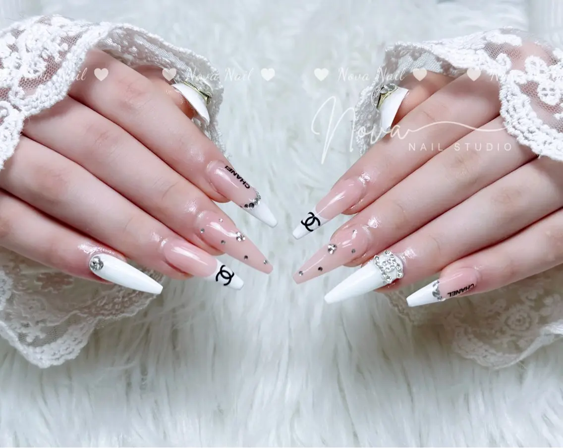 ネイル ジェルネイル 韓国ネイル マグネットネイル 持ち込み オフィスネイル ハンドネイル Kitty Nail Novaのネイルデザイン