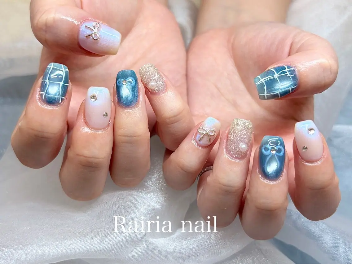 ネイル ブルー リボン ハンドネイル Sato. Rairiaのネイルデザイン