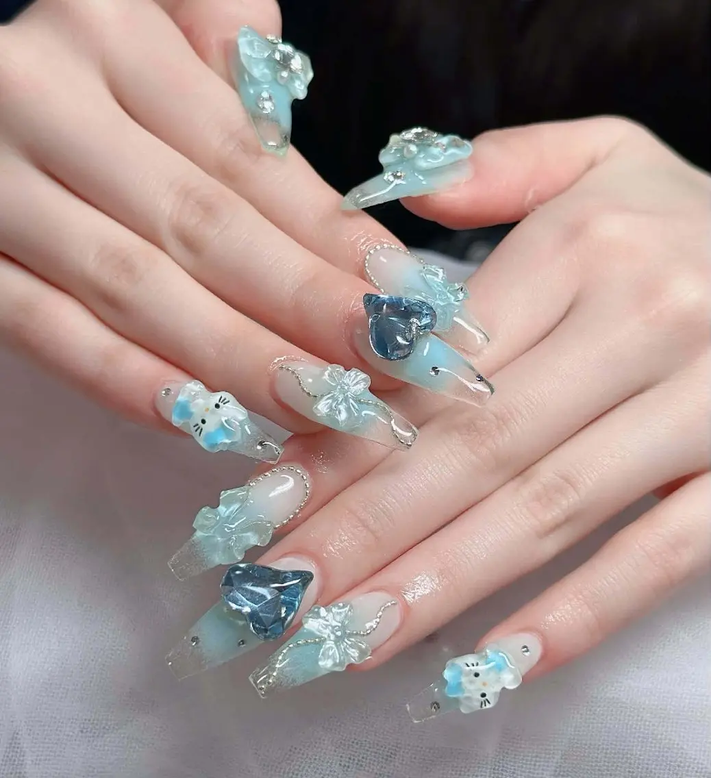 ネイル チークネイル フレンチネイル キラキラネイル 韓国ネイル マグネットネイル ハンドネイル Buruberii hbaby nailのネイルデザイン