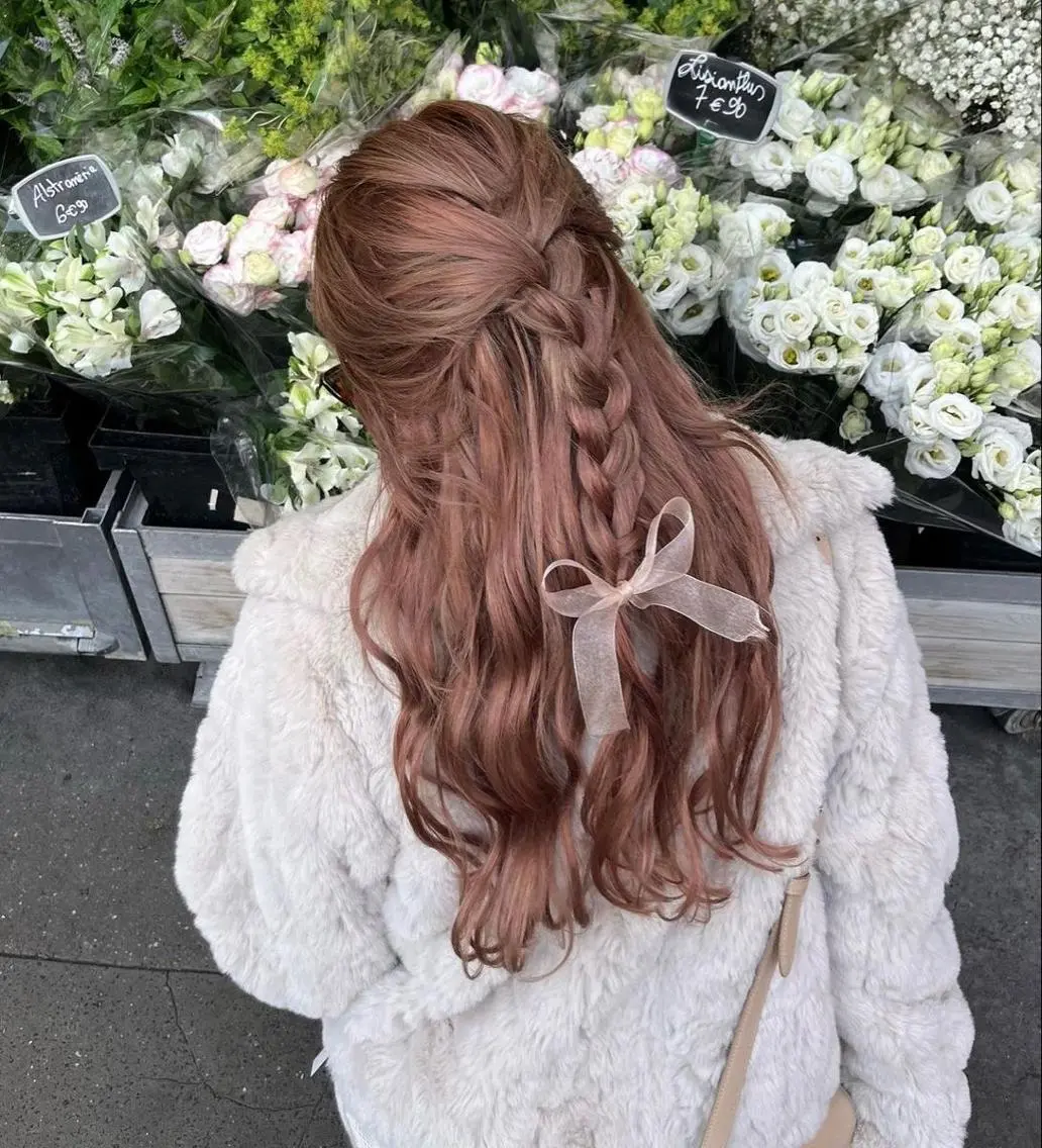 カラー ナチュラル可愛い◎ 推しカラー🤍池袋のヘアスタイル
