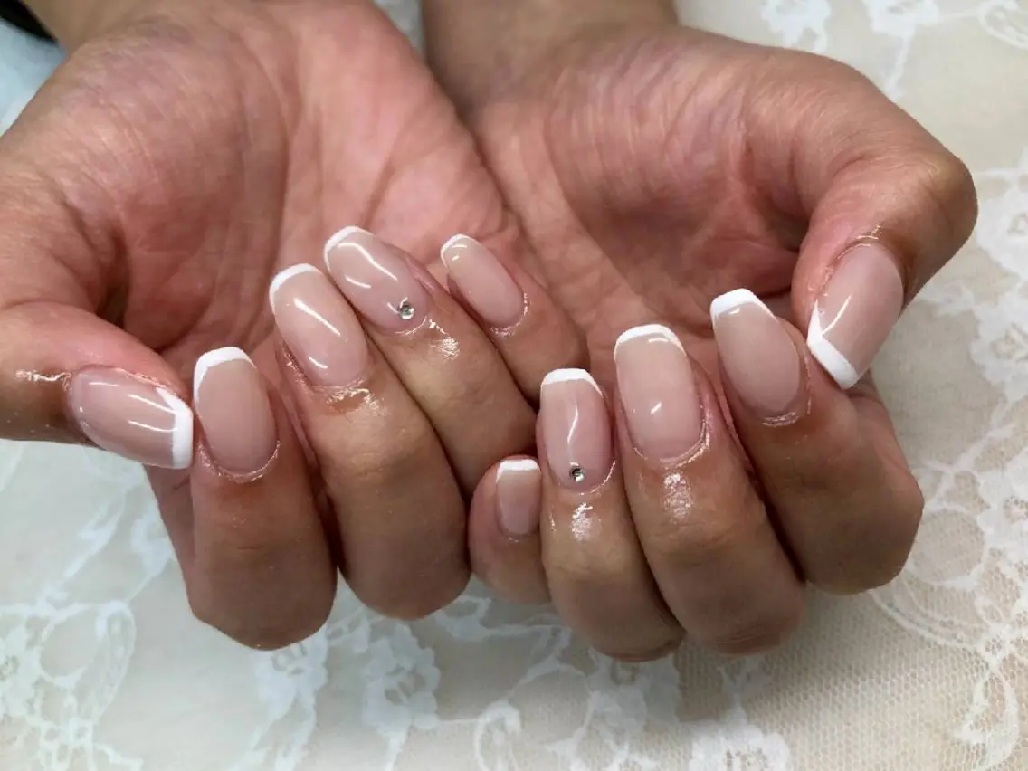 ネイル フレンチネイル オフィスネイル シンプルネイル ハンドネイル ハンドケア 心斎橋Salon Epokkuのネイルデザイン