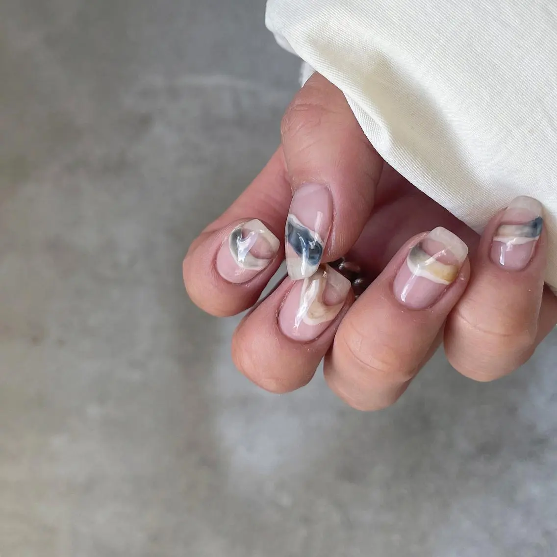 ネイル ニュアンスネイル ハンドネイル ハンドケア lylynail YUUKAのネイルデザイン