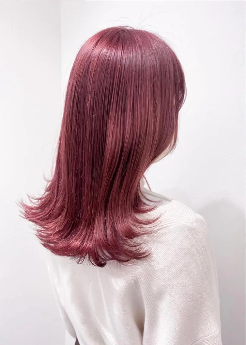 ミディアム カラー ブリーチ ピンクカラー カット ヘアカラー トリートメント tomomi /レイヤーカットのヘアスタイル