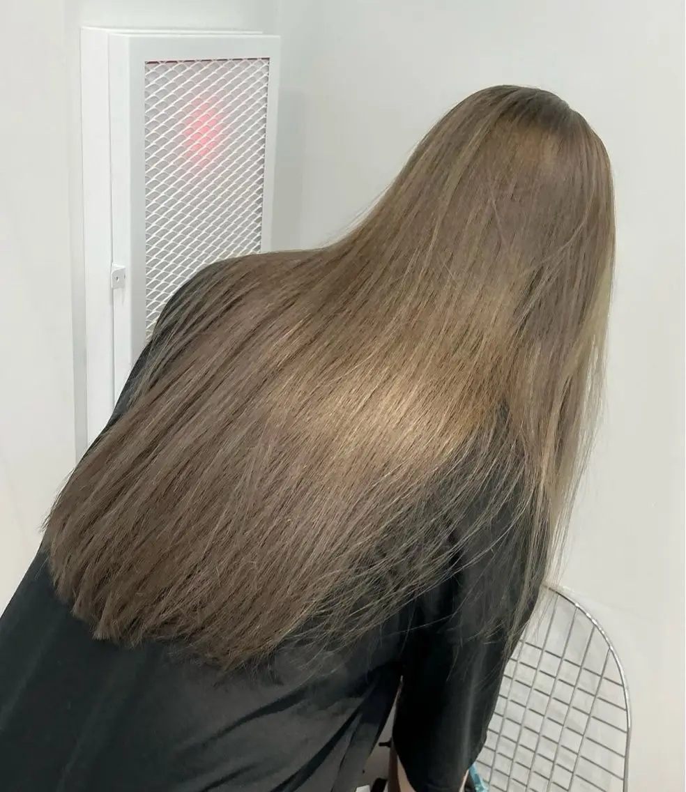 ロング カラー ベージュカラー グレージュ ミルクティーベージュ オリーブベージュ オリーブカラー ヘアカラー 表参道/ハイライト バレイヤージュのヘアスタイル