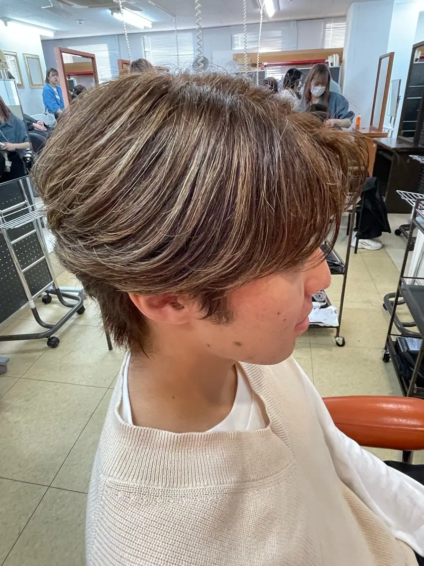 ショート カラー メンズ 🌈透明感カラー 韓国 ミライ🇰🇷のヘアスタイル