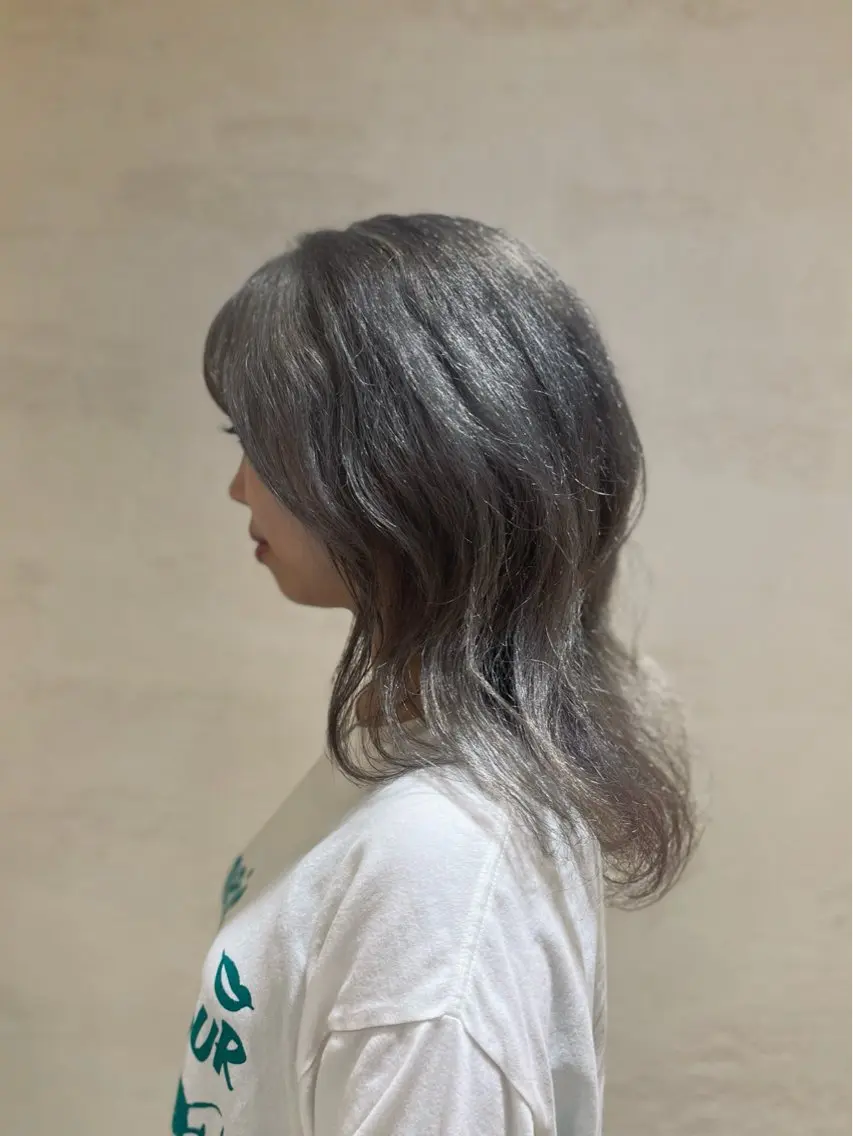 ロング ヘアカラー 鎌田 流沙奈のヘアスタイル