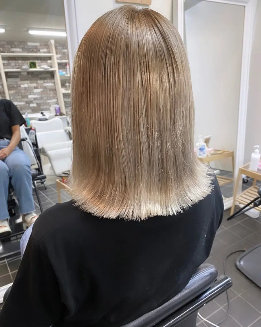 ミディアム カラー カット ヘアカラー トリートメント 川上 麻梨阿のヘアスタイル