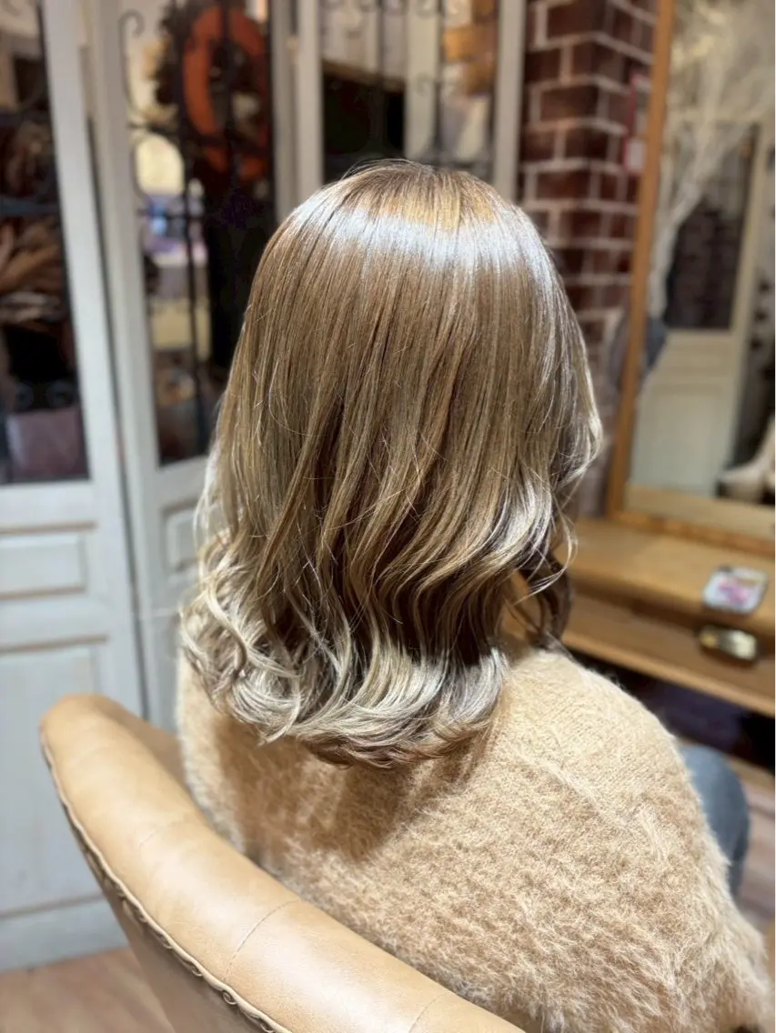 カラー 西村 雪菜のヘアスタイル