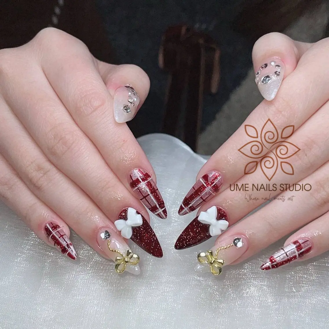 ネイル チークネイル クリアネイル ガーリー キラキラネイル 韓国ネイル Ume Nail Studioのネイルデザイン