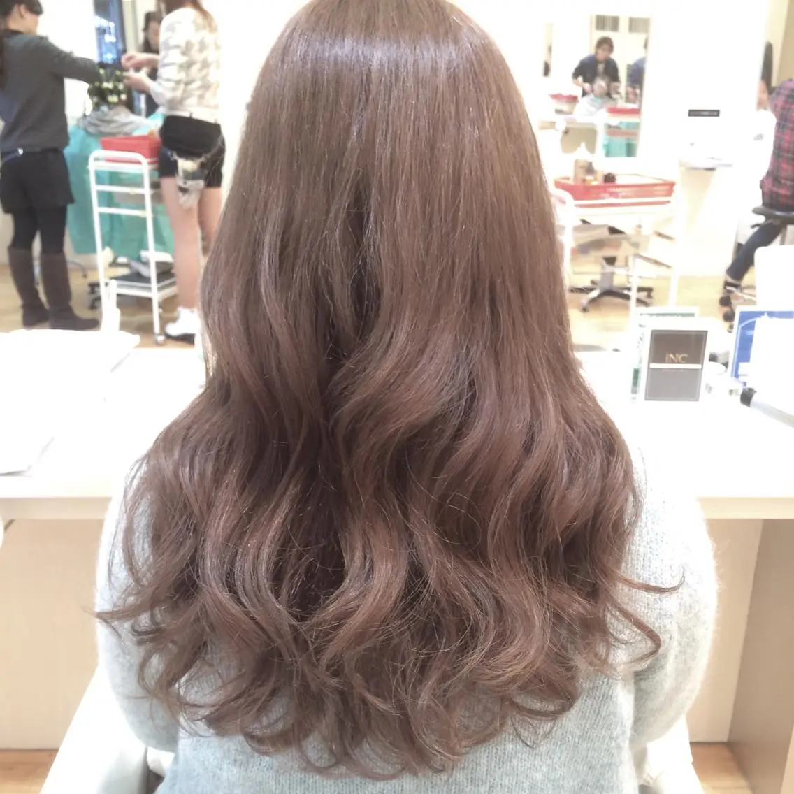 セミロング ロング カラー アッシュ ベージュカラー タジマ ヤスヒサのヘアスタイル
