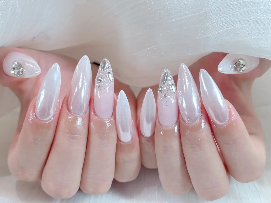 ネイル アートネイル オーロラネイル フラッシュネイル フレンチネイル ジェルネイル ハンドネイル Luci Nail Shinokuboのネイルデザイン
