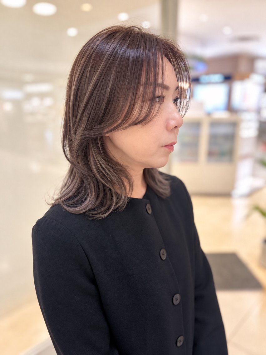 ミディアム カラー ハイライトカラー くびれヘア ハイライト カット ヘアカラー トリートメント 似合わせカラー/艶 髪質改善/ヨシザキのヘアスタイル