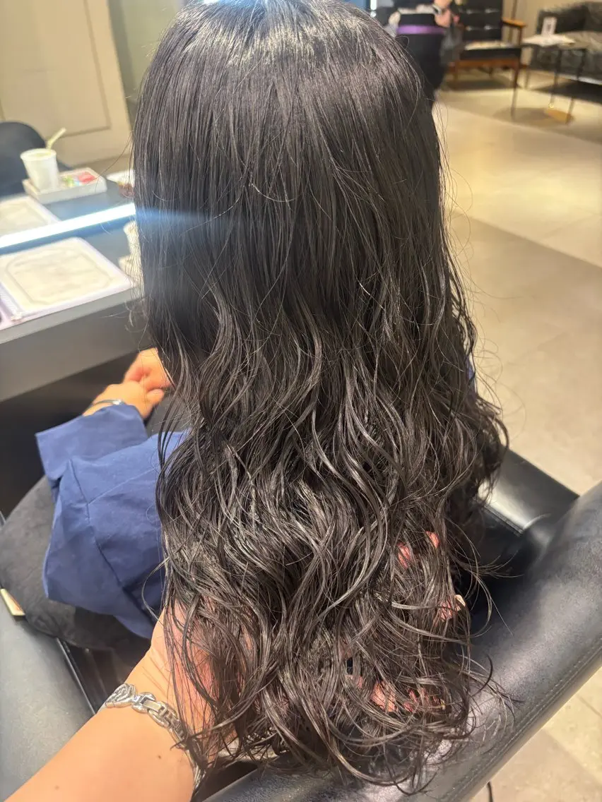 ミディアム カット パーマ KAREN(ému) 伏見/カットモデルのヘアスタイル