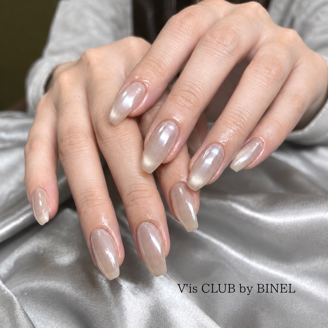 ネイル マグネットネイル ホワイト ハンドネイル BINEL Nail REINAのネイルデザイン