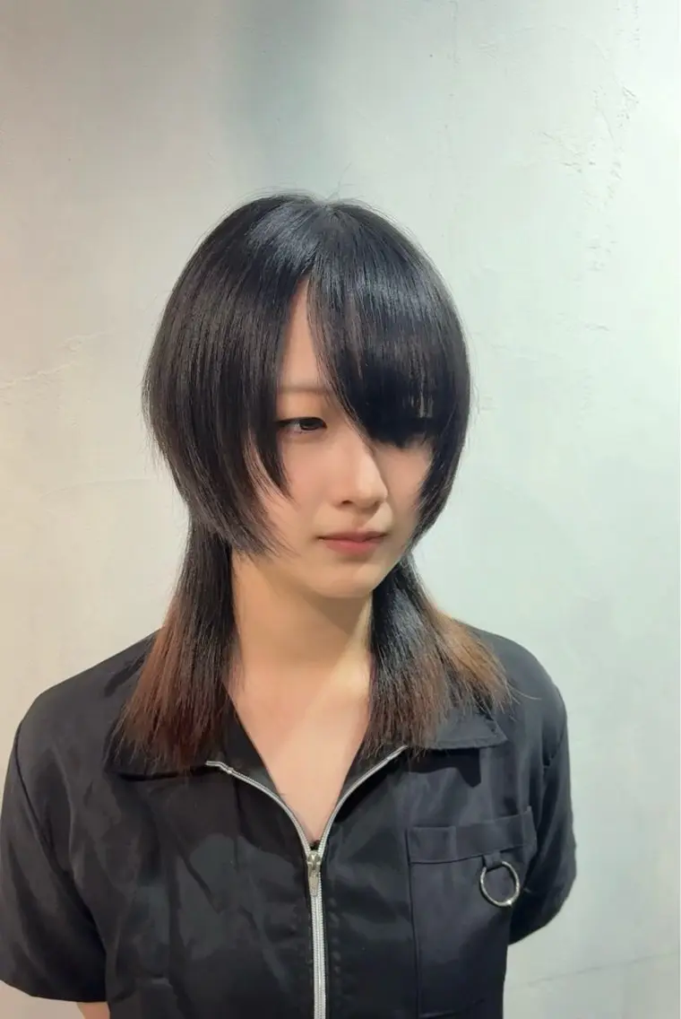 ミディアム ウルフカット 城川 ノアのヘアスタイル