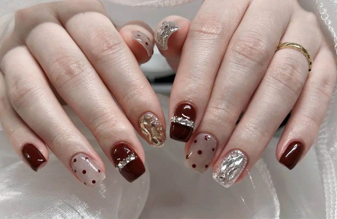 ネイル アートネイル オーロラネイル ガーリー キラキラネイル 韓国ネイル ハンドネイル Mio NailsalonUのネイルデザイン