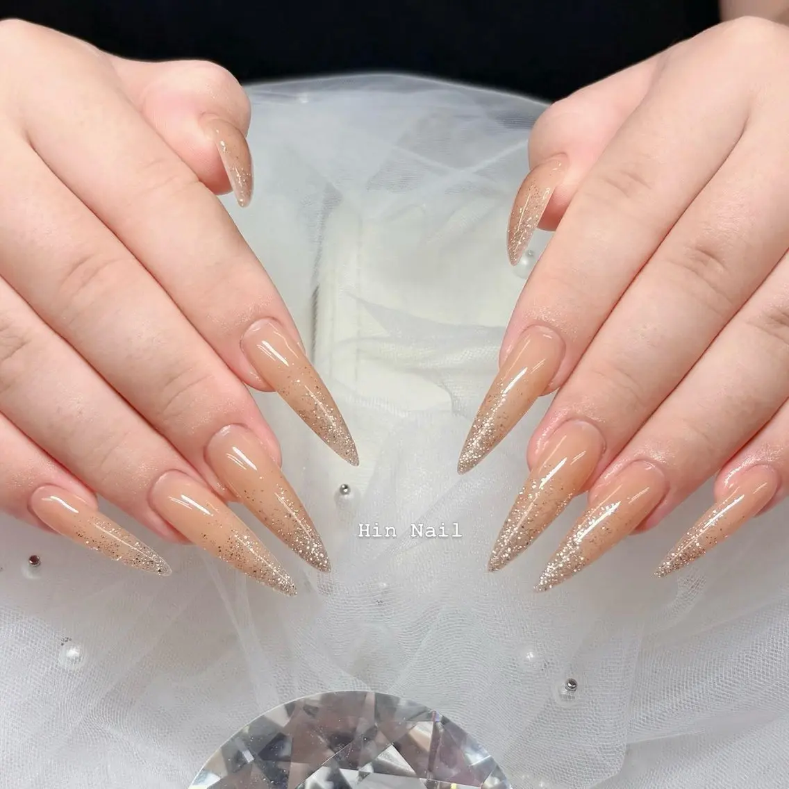 ネイル チークネイル ドット フットネイル フレンチネイル グラデーション ハンドネイル HIN NAILのネイルデザイン