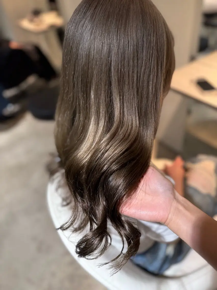 ロング カラー パーマ デザインカラー 🦋🫧艶髪カラー 🫧🦋あいりのヘアスタイル