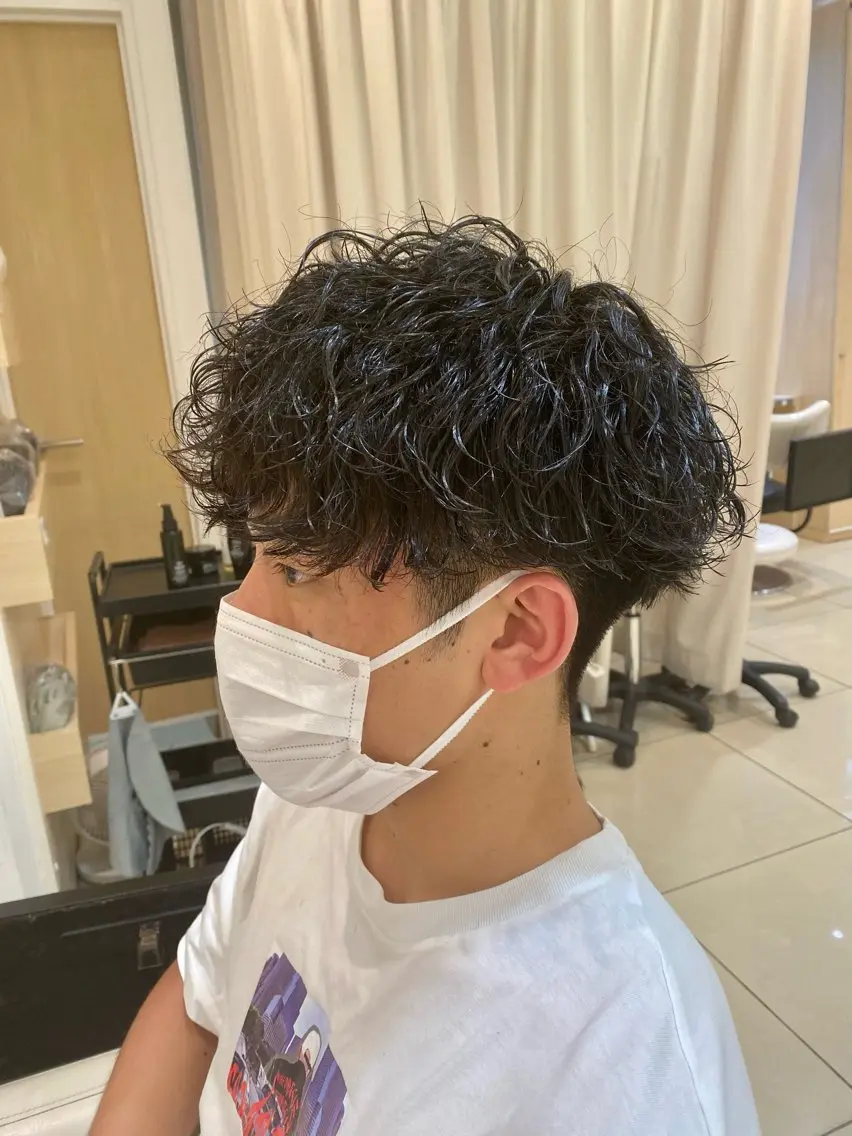 ショート パーマ メンズ カット パーマ メンズ特化型美容師 栗山勇人のヘアスタイル