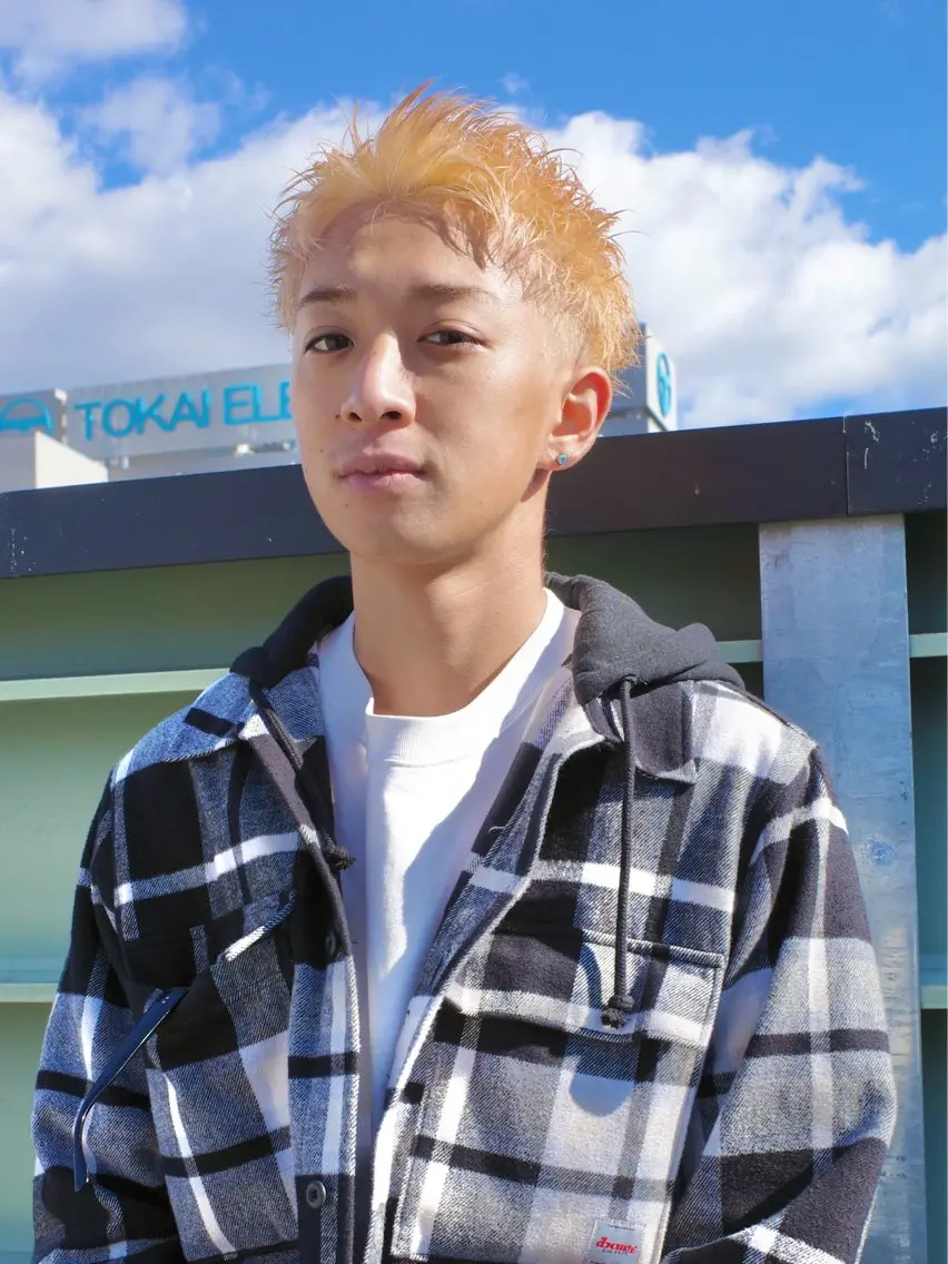 ショート カラー メンズ メンズブリーチ メンズハイトーン スパイキーショート ブリーチ ケアブリーチ カット ヘアカラー トリートメント ボブ/ショート/ 髪質改善/池澤慎人のヘアスタイル