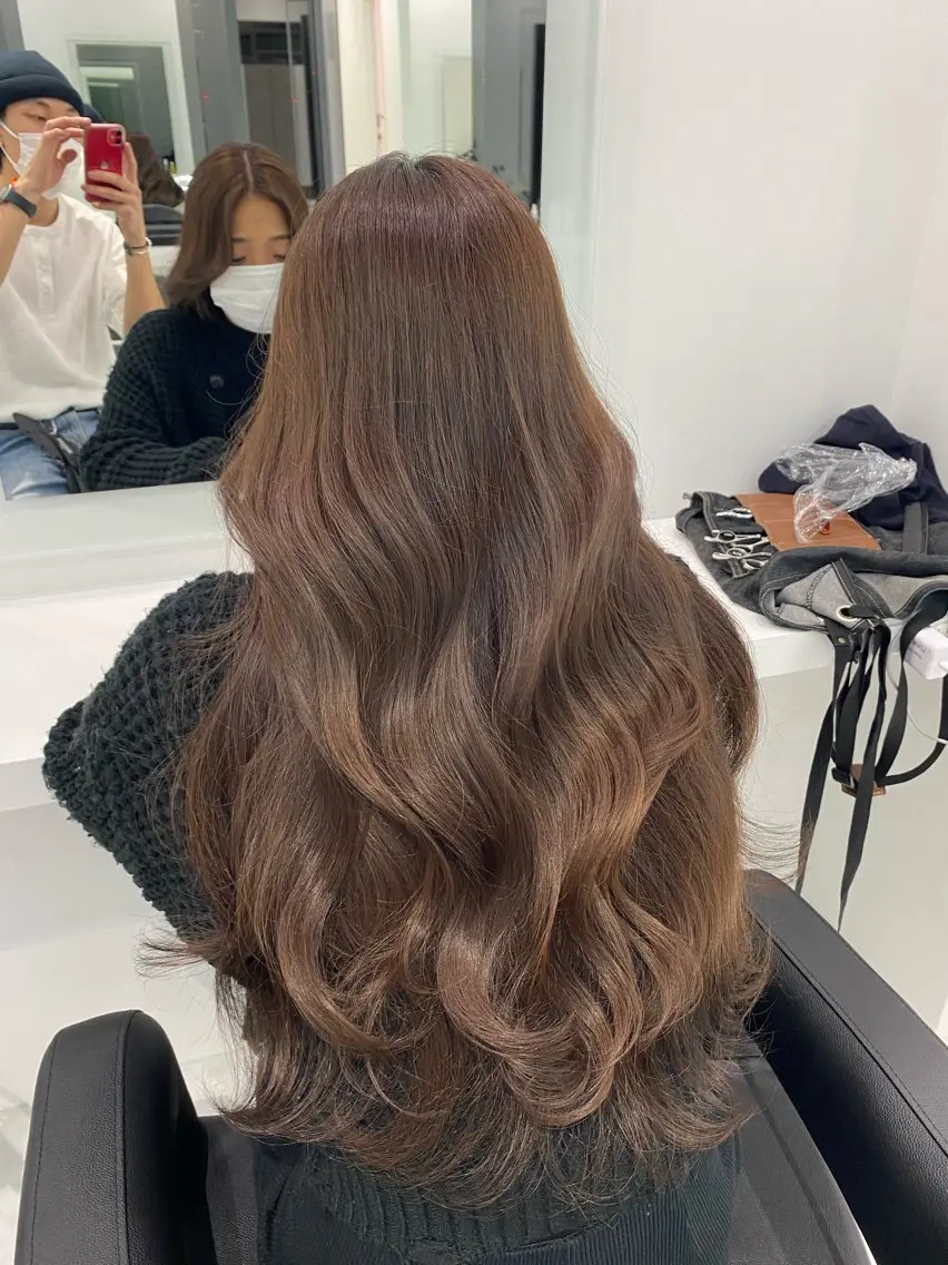 セミロング カラー センターパート特化 井上健太のヘアスタイル