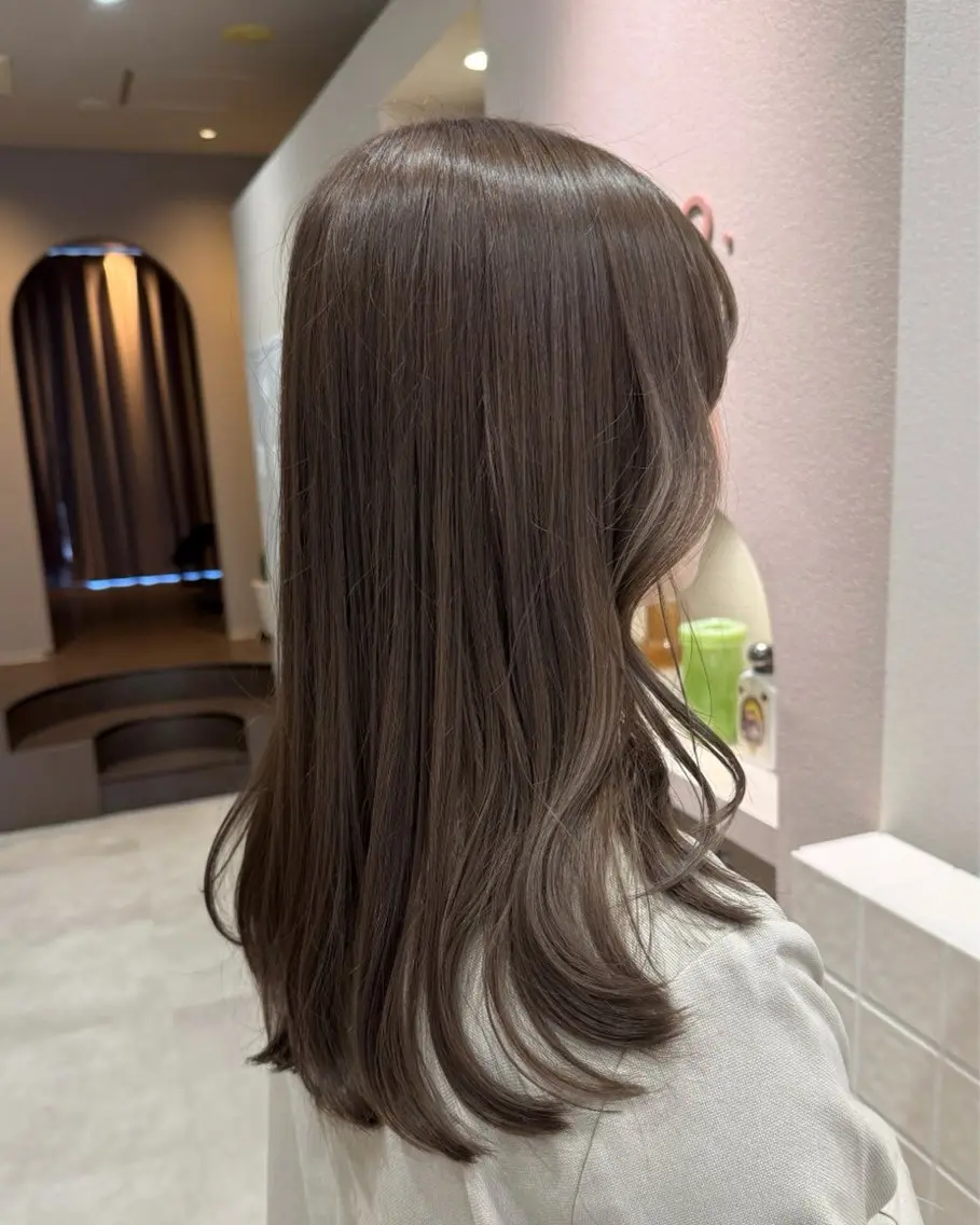 セミロング カラー カット ヘアカラー MIYU透明感カラー ブリーチなしWカラーのヘアスタイル