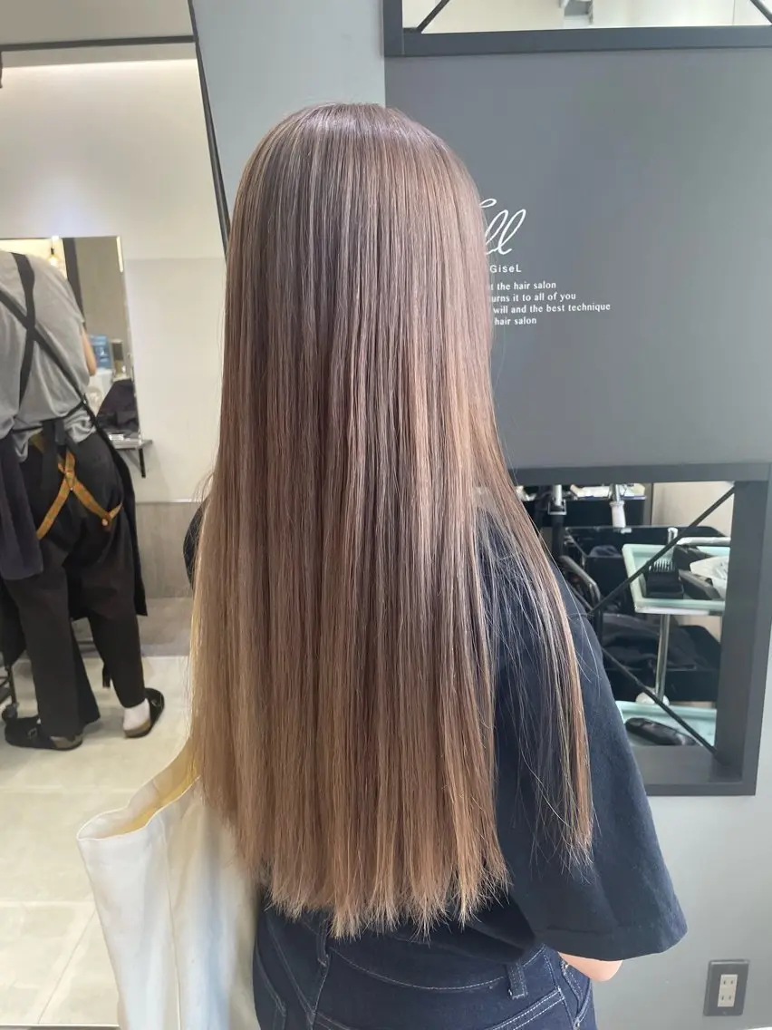 カラー AIRI layer cut hairのヘアスタイル