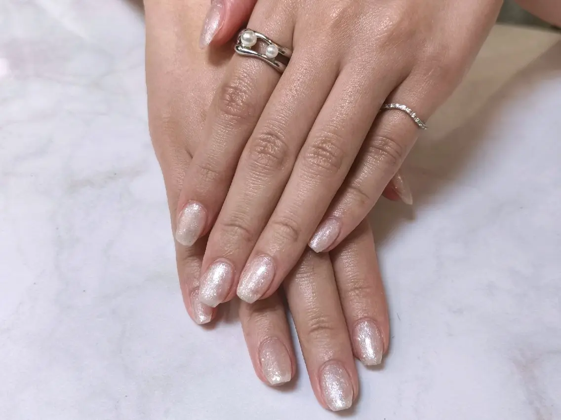 ネイル ラメ(グリッター) 持ち込み シンプルネイル ホワイト ハンドネイル salon Noirのネイルデザイン
