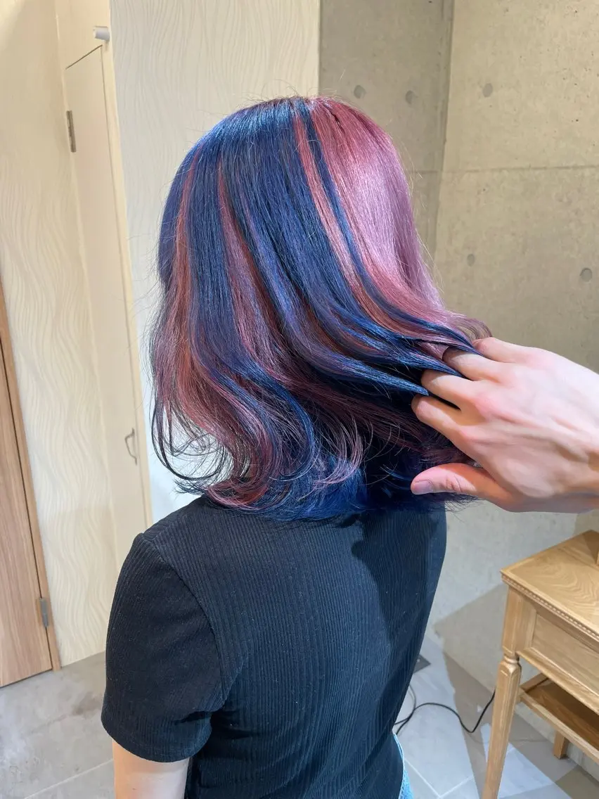 ミディアム カラー ベージュカラー ブリーチ デザインカラー ネイビーカラー ピンクカラー カット ヘアカラー トリートメント 羽田翔大/ブリーチ/ レイヤー/店長のヘアスタイル
