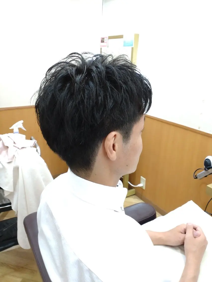 メンズ カット ヘッドスパ 仮屋 敬介のヘアスタイル