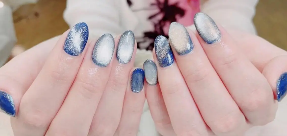 ネイル マグネットネイル ハンドネイル manis .のネイルデザイン