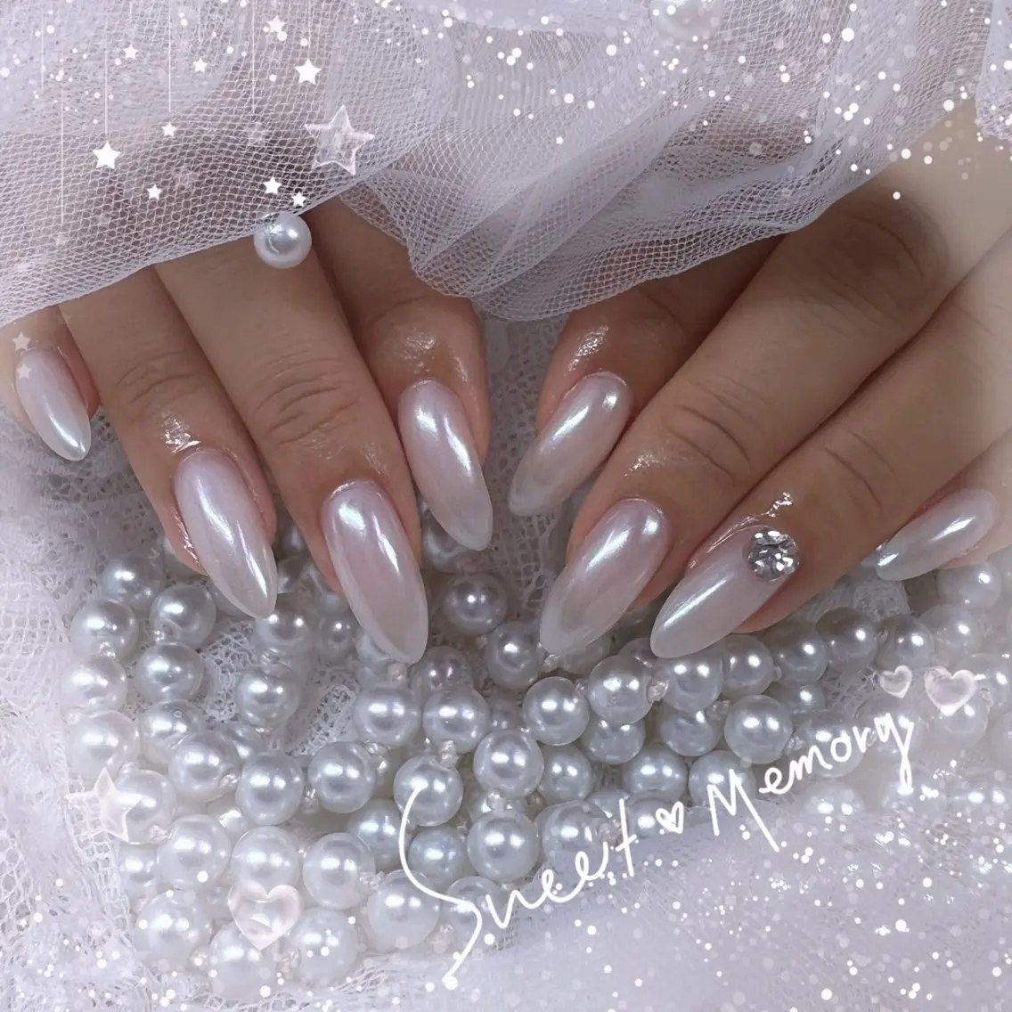 ネイル チークネイル フレンチネイル ガーリー ガラスフレンチ グラデーション ハンドネイル Chill Nailsalonのネイルデザイン