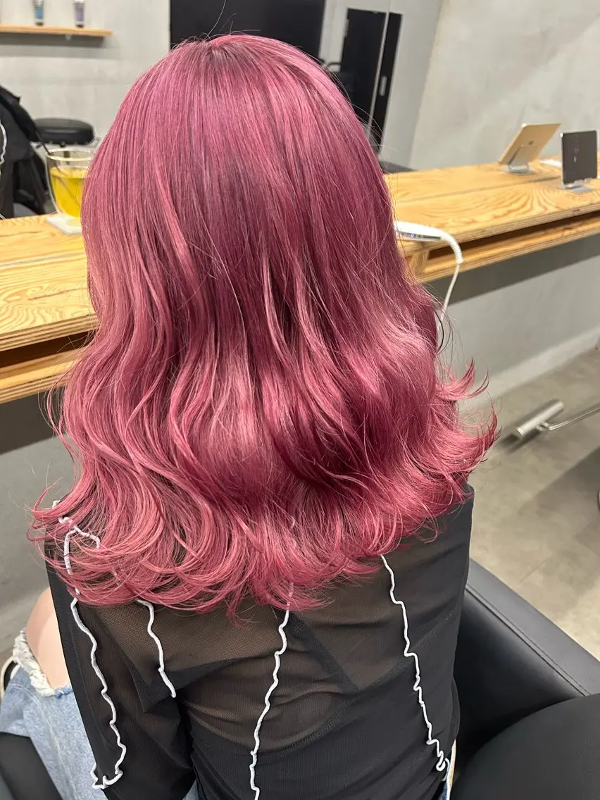 セミロング カラー ブリーチ ピンクカラー N/デザインカラー 🌿ナギのヘアスタイル