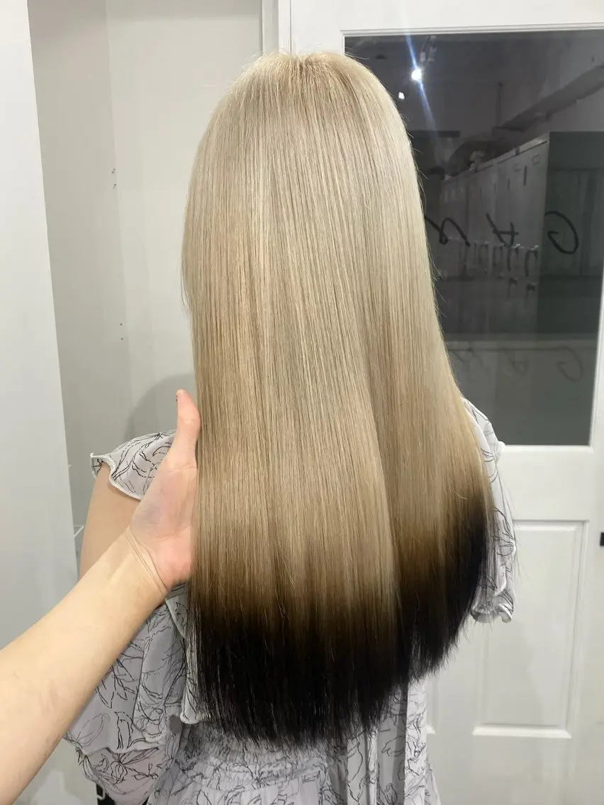 ロング カラー デザインカラー グラデーションカラー ヘアカラー トリートメント ヘアセット レイン🌏🌱 似合わせ/ハイトーンのヘアスタイル