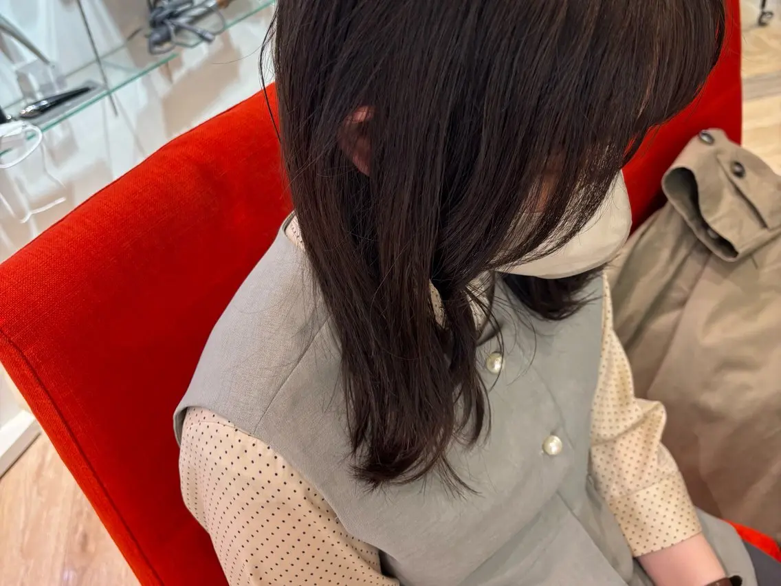 ミディアム カラー ベージュカラー オリーブベージュ カット ヘアカラー ゆい/パーマ/レイヤ ー/似合わせカラーのヘアスタイル