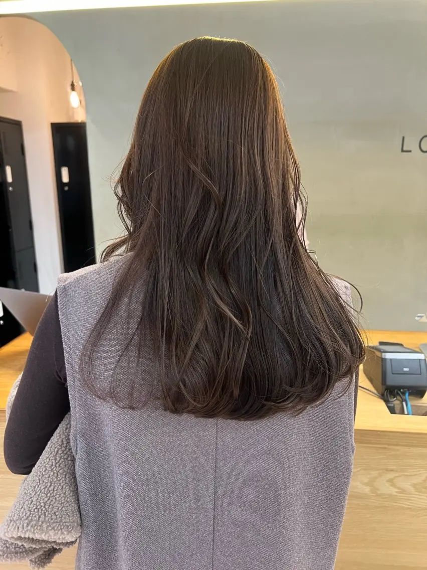 セミロング カット ヘアカラー トリートメント 似合わせレイヤー ＆縮毛矯正のヘアスタイル