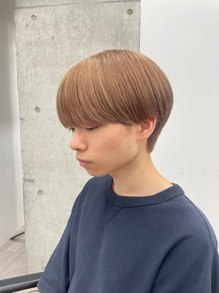 メンズ ツヤ髪ミルクティー ベージュ🪽/三藤のヘアスタイル
