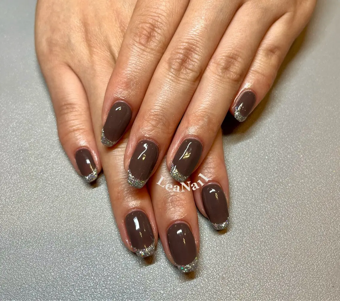 ネイル ブラウン フラッシュネイル フレンチネイル キラキラネイル ラメ(グリッター) Lea Nailのネイルデザイン
