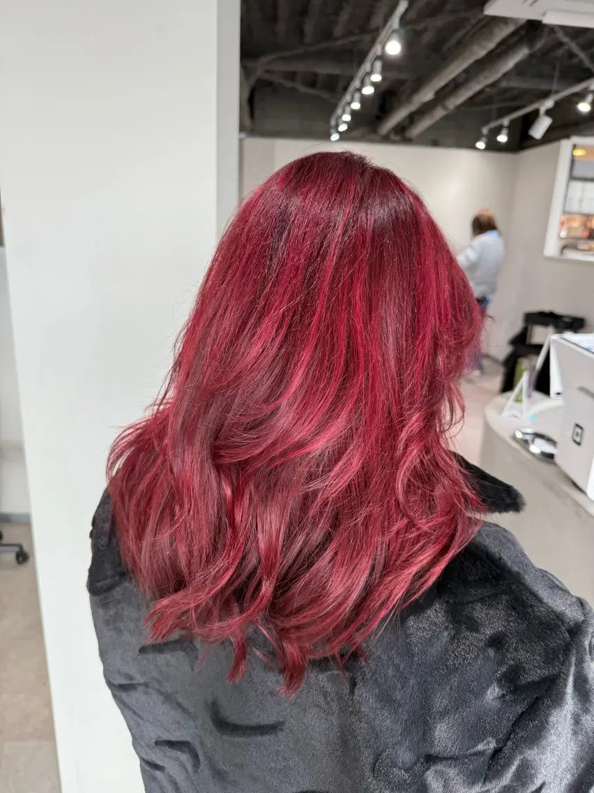 ミディアム カラー カット ヘアカラー トリートメント 脱白髪染め美容師 竹内涼乃のヘアスタイル