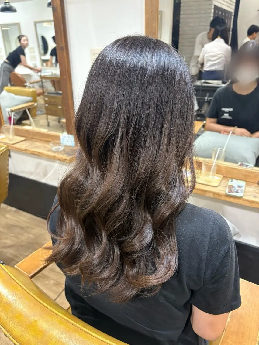 ロング カラー 前田 樺音のヘアスタイル