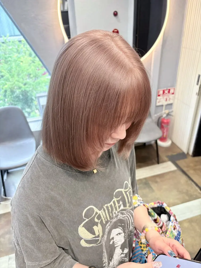 ロング カラー ヘアカラー トリートメント SAKURA🫧 やわらかいハイトーンのヘアスタイル