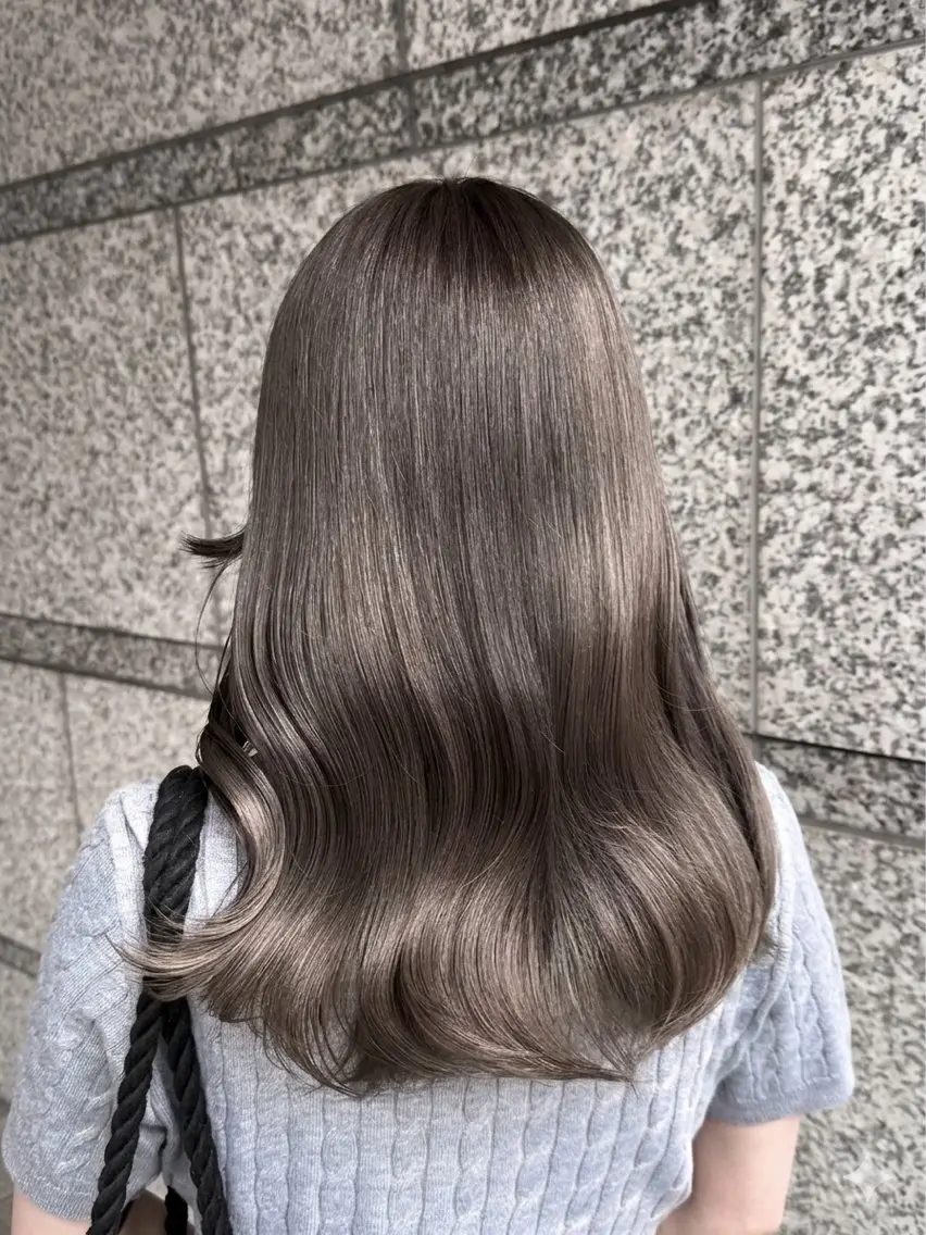 ロング カラー ヘアアレンジ ブリーチ ケアブリーチ グレージュ ブリーチなしカラー シルバー トリートメント 🌈髪質改善💕 縮毛矯正✨青木まで✨のヘアスタイル