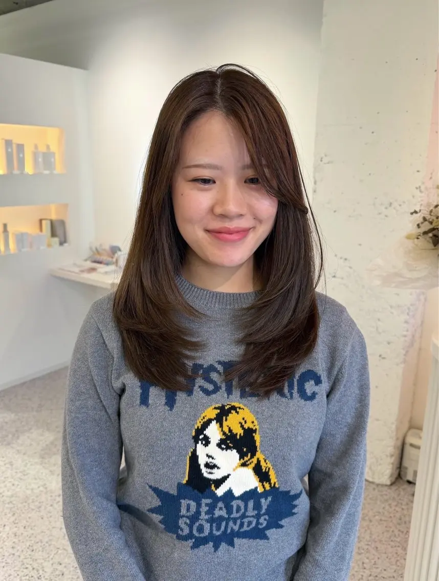 ミディアム カラー カット ヘアカラー トリートメント cher. naoのヘアスタイル