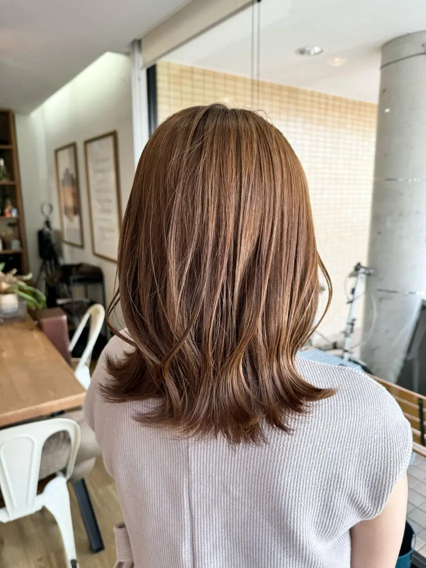 セミロング カラー アッシュ アッシュブラウン ブラウンカラー カット ヘアカラー トリートメント ツキダテ ユイのヘアスタイル