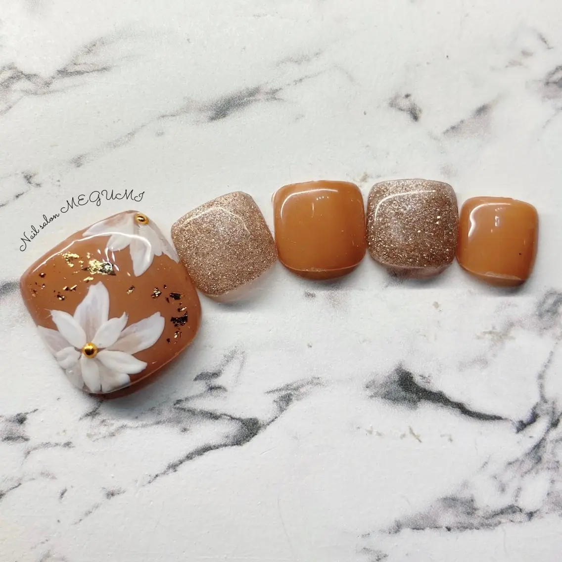 ネイル フットネイル ゴージャス フットネイル Nail salon MEGUMIのネイルデザイン