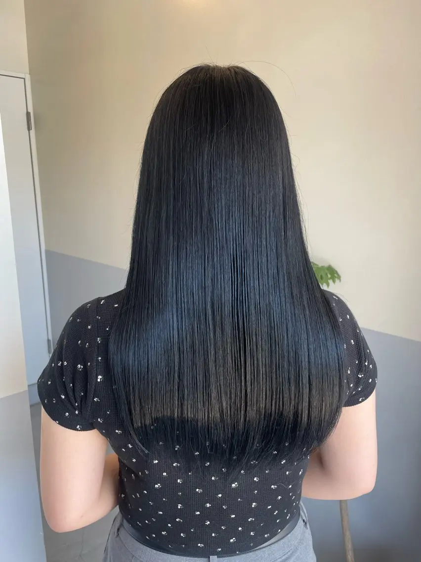 ロング 小久保 里紗のヘアスタイル