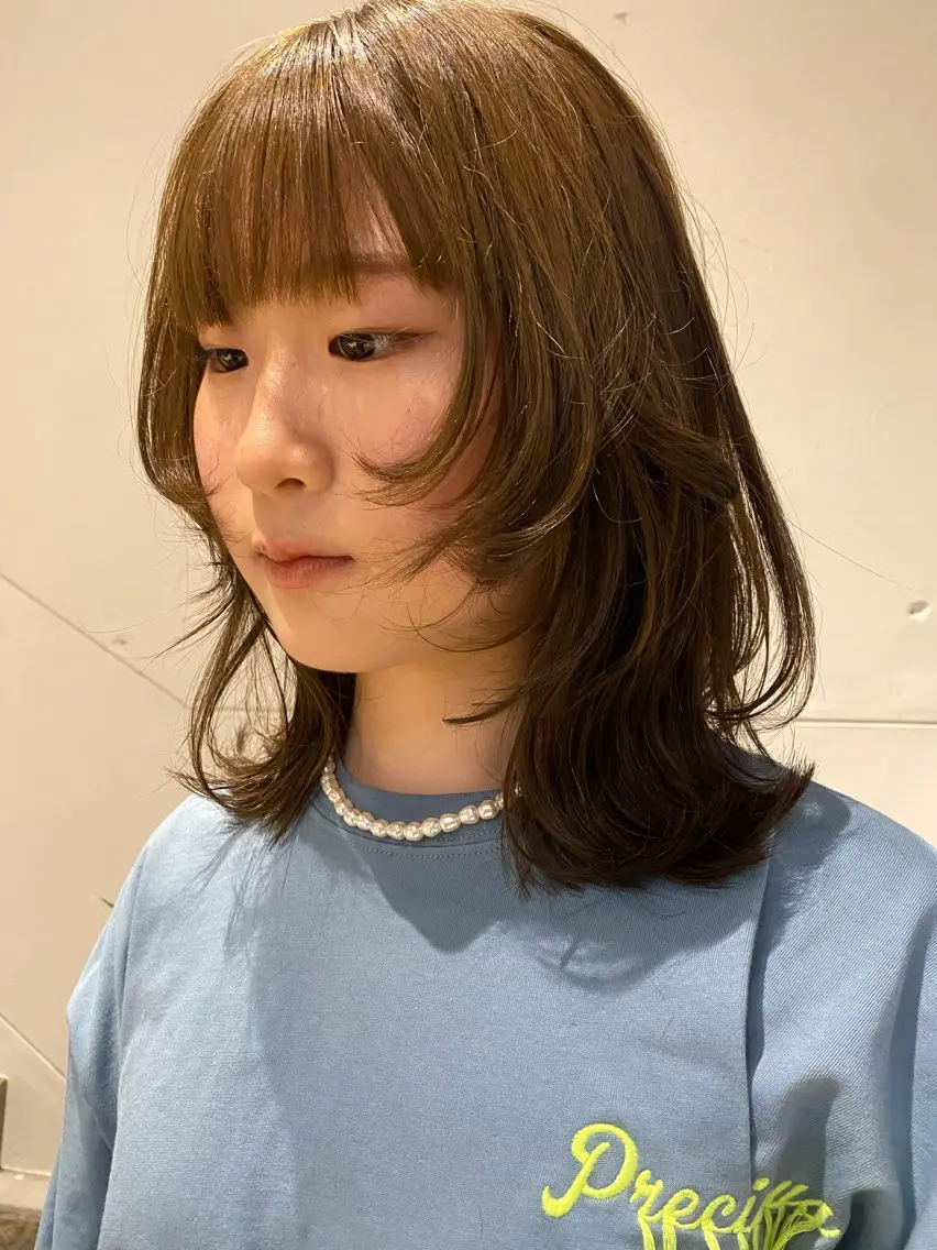 ミディアム カット ヘアカラー レイヤーカット/ ダブルカラーサクライのヘアスタイル