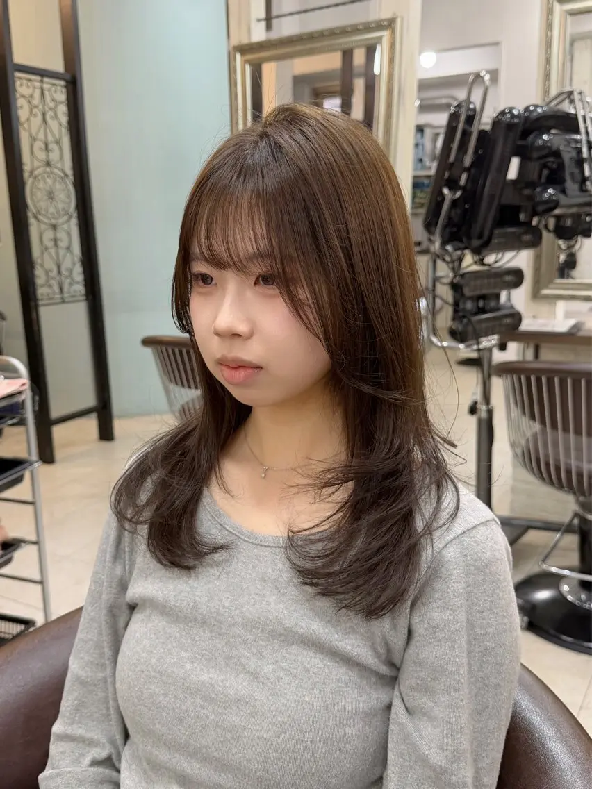 セミロング レイヤーカット カット ヘアカラー トリートメント ブリーチなし透明感 カラー｜レイヤーのヘアスタイル