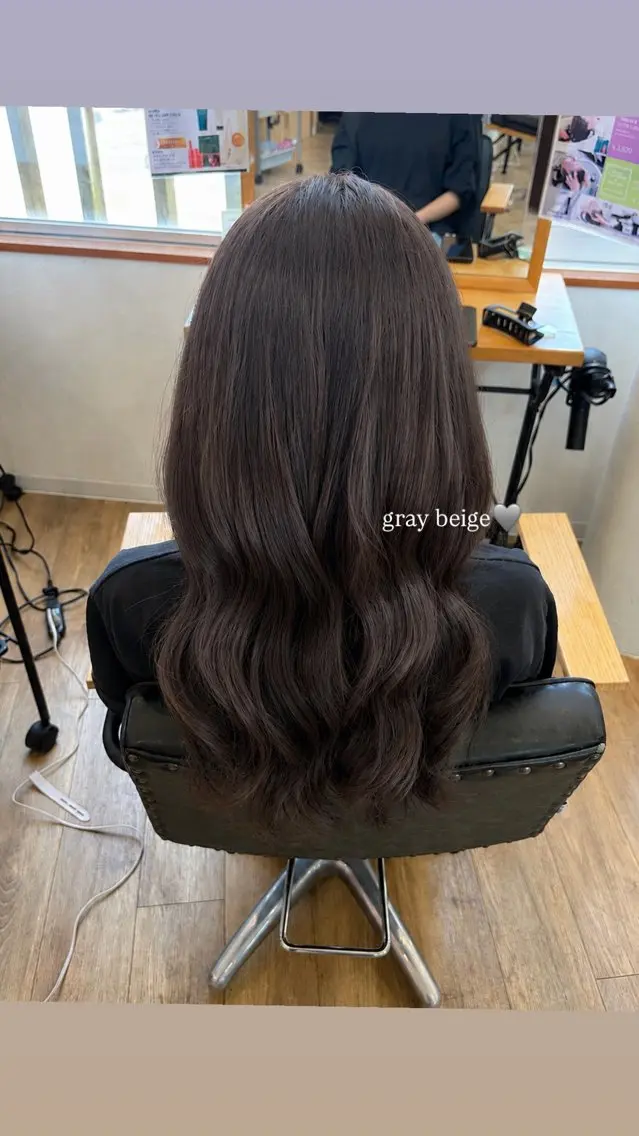 ヘアカラー 入里 彩心のヘアスタイル