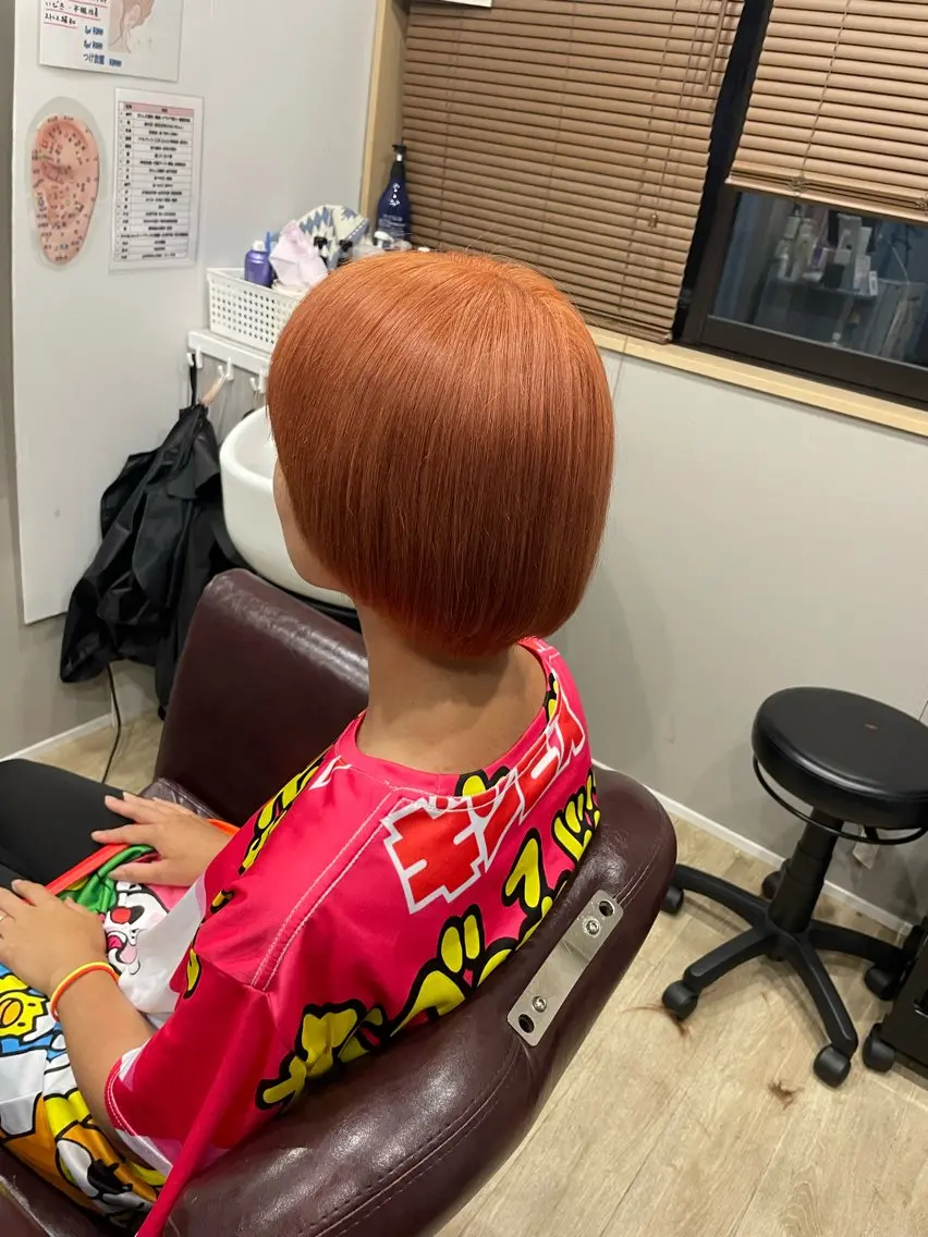 ショート カラー ダブルカラー オレンジ Hair room Leaのヘアスタイル